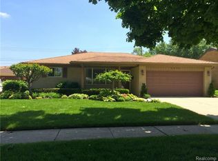 5670 Beaver St, Dearborn Heights, MI 48127