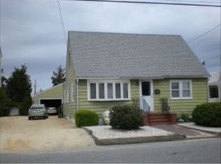 275 N 16th St, Beach Haven, NJ 08008