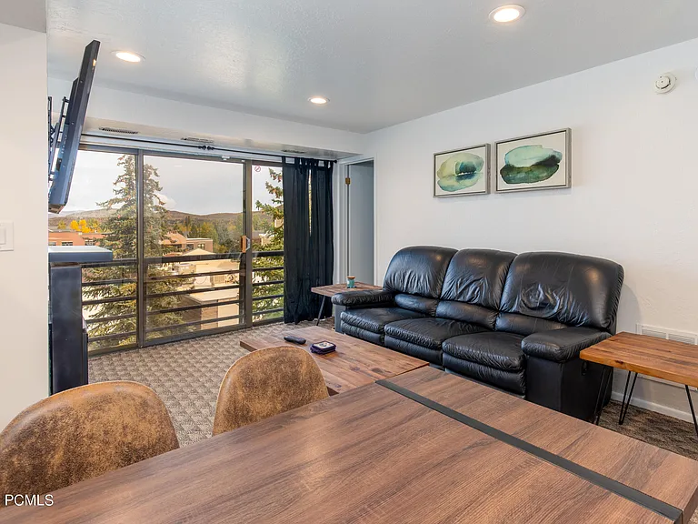 2000 Prospector Ave #409 — Photo 9