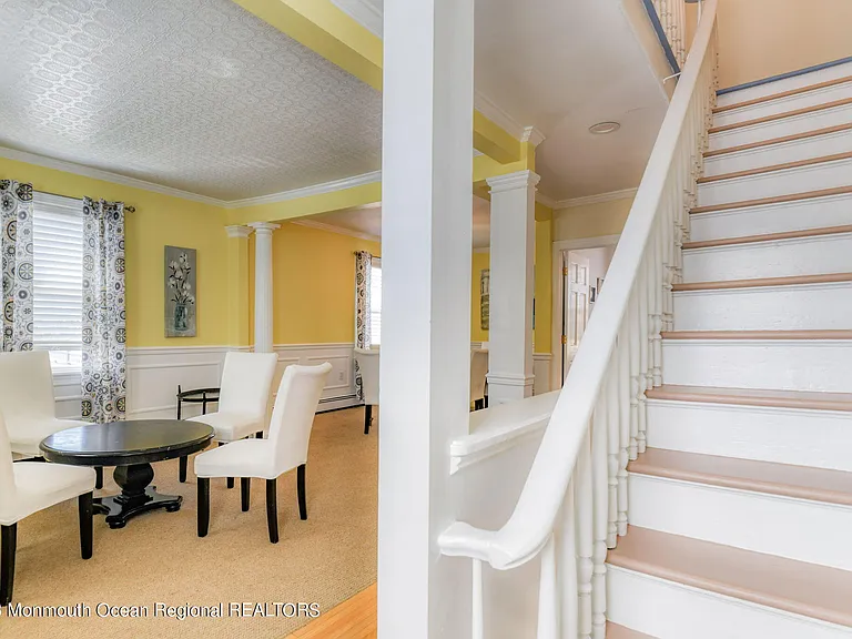 18 Abbott Ave #MAIN HOUSE — Photo 37