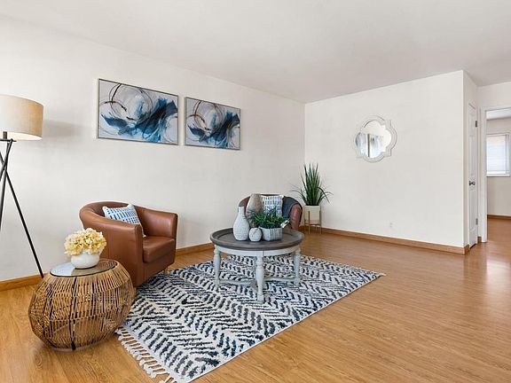 4th image of 4380 Moorpark Ave APT 3