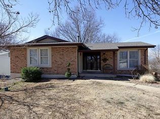 355 Turfwood Dr, Ballwin, MO 63021