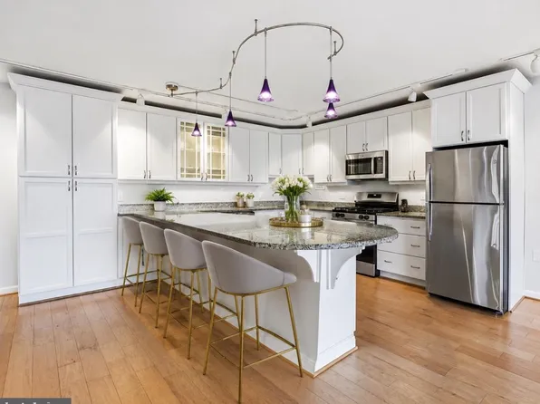 4242 E West Hwy Unit 514, Bethesda, MD 20814