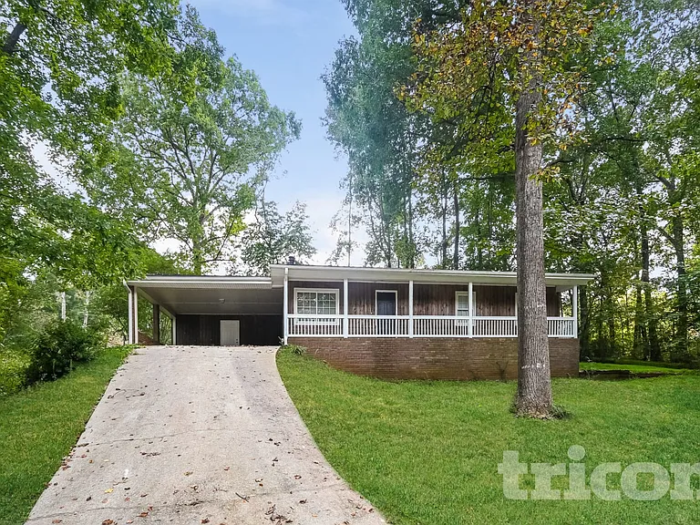 192 Gail St — Photo 1