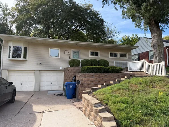 1724 Duggleby St, Davenport, IA 52803