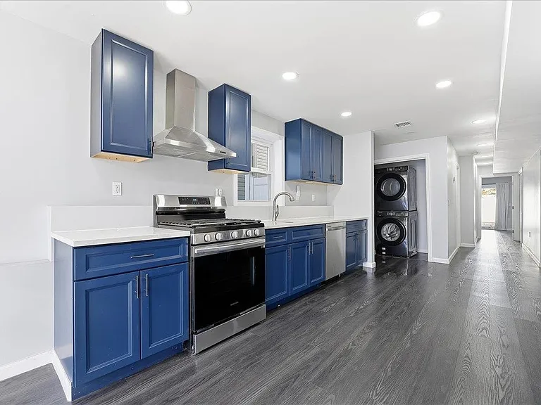 225 Freeman Ave #1 — Photo 1