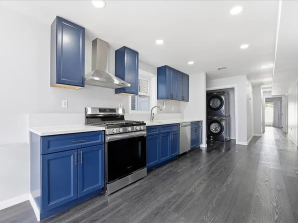 225 Freeman Avenue image 1 of 20