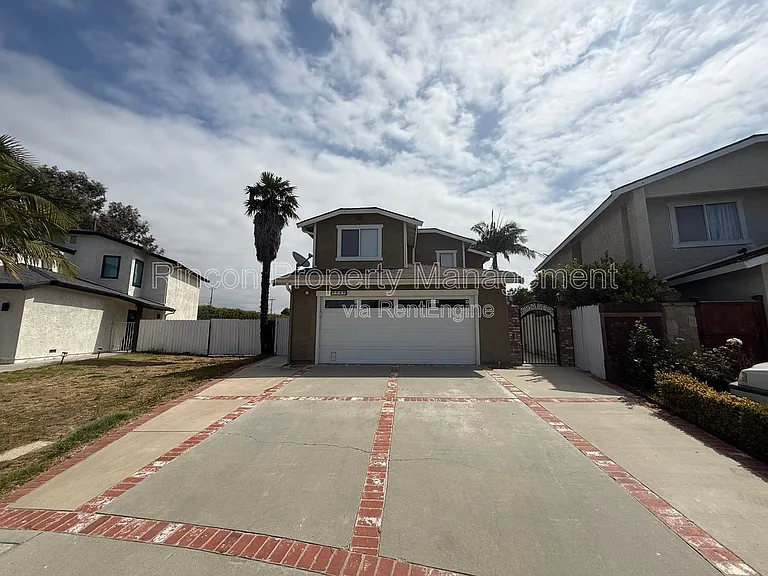 1540 Pyramid Ave — Photo 3