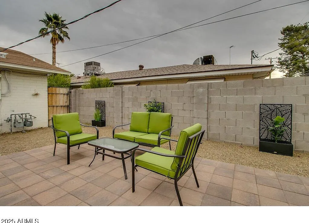 2 bed, 1.0 bath, 1619 sqft, $2,500 — Photo 3