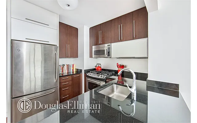 Sold by Douglas Elliman | media 14