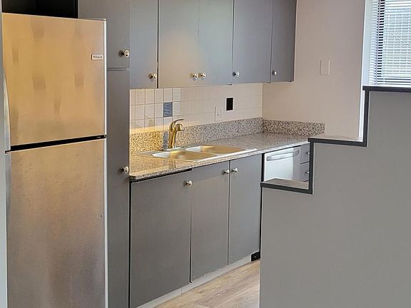 3rd image of 5054 Washington Pl APT A