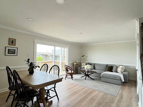 3rd image of 207 Ambler St