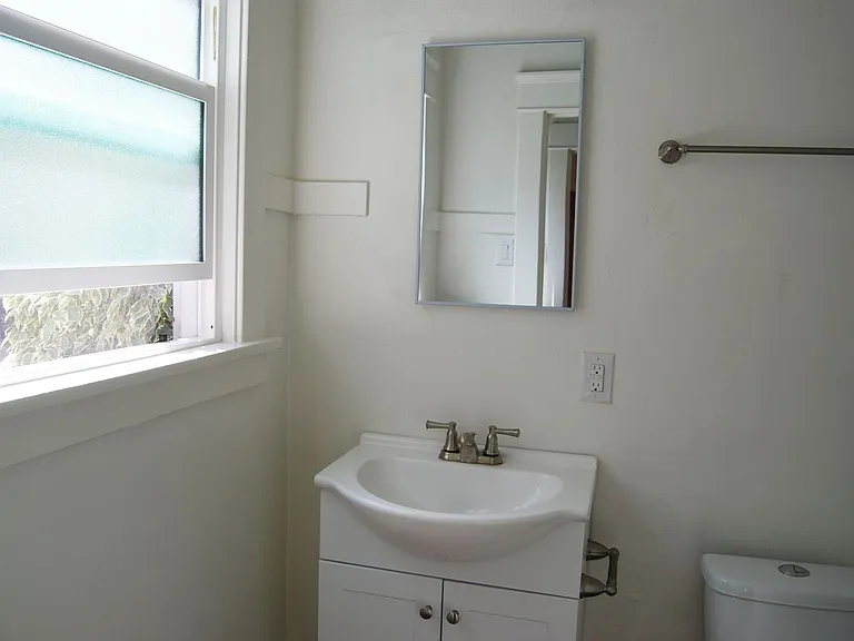 3817 E Livingston Dr — Photo 16