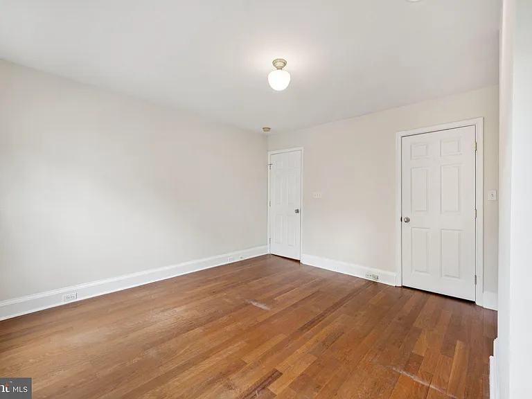 1814 E Pratt St — Photo 17