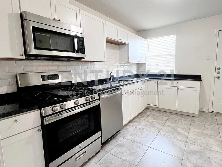 1903 Dryden Dr — Photo 5