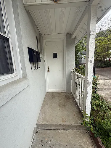 203 1st St #2 Photo 1