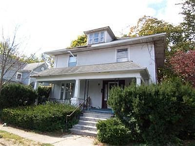 1st image of 303 S 2nd St