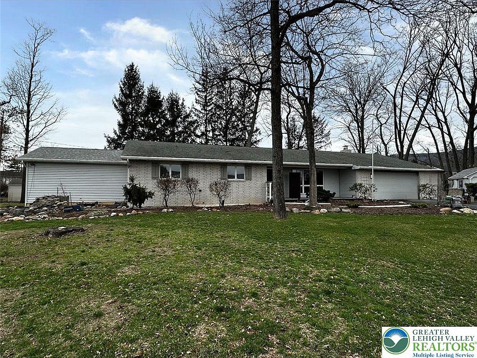 1st image of 1055 Pine Tree Dr