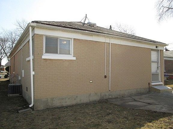 4th image of 1714 N 14th Ave #7