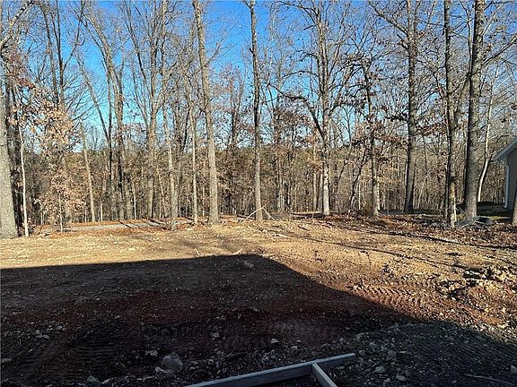 4th image of 68 Cranfield Dr