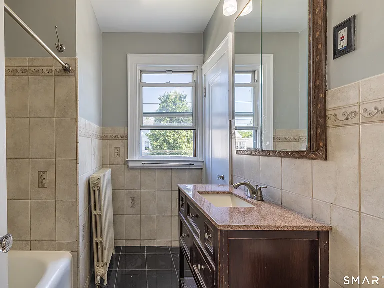 430 Blohm St — Photo 15