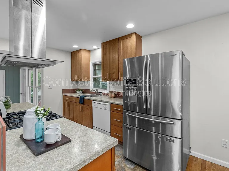 9551 Cantwell Dr — Photo 7