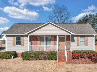 222 Autumn Gold Dr, Boiling Springs, SC 29316