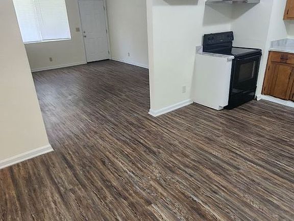 4th image of 518 Aiken St