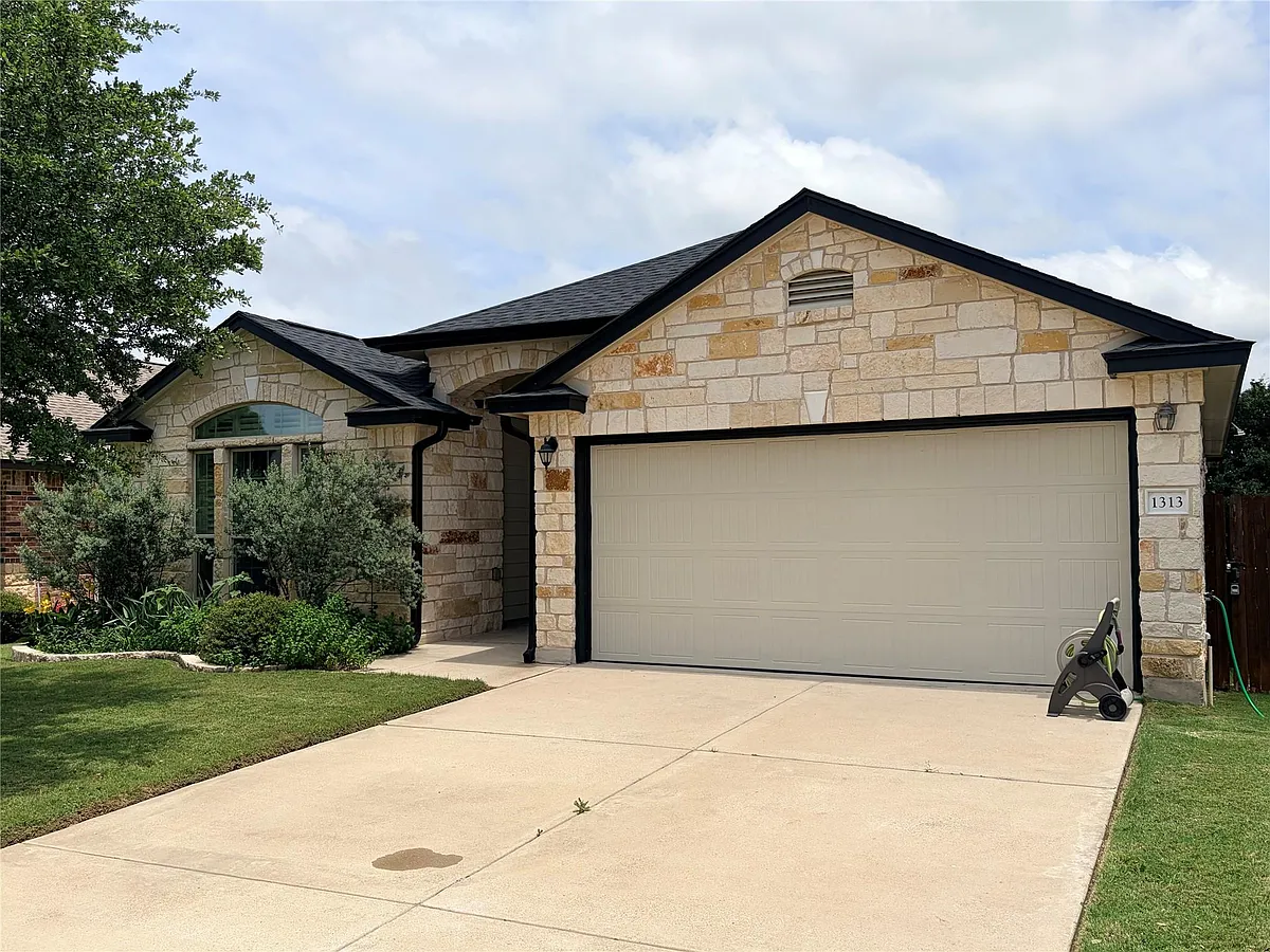 Photo 1 of 17 - 1313 Fawn Lily Dr - Temple, TX Primary Photo - 1313 Fawn Lily Dr