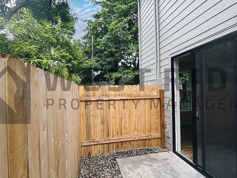 6125 SE 45th Ave — Photo 2