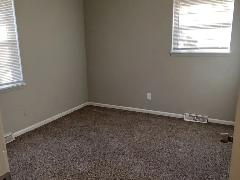 5703-5705 NE 51st Street — Photo 7