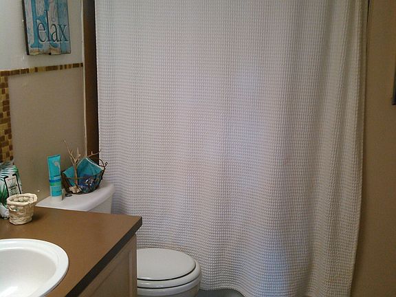 5th image of 13505 Oakwood Dr