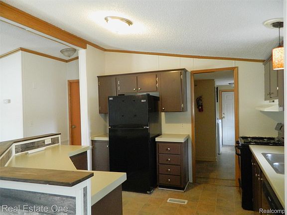 4th image of 555 Turquoise Dr