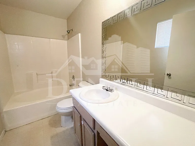 8930 W Catalina Dr — Photo 16