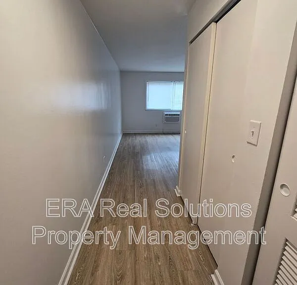 1072 Forest St #D — Photo 7