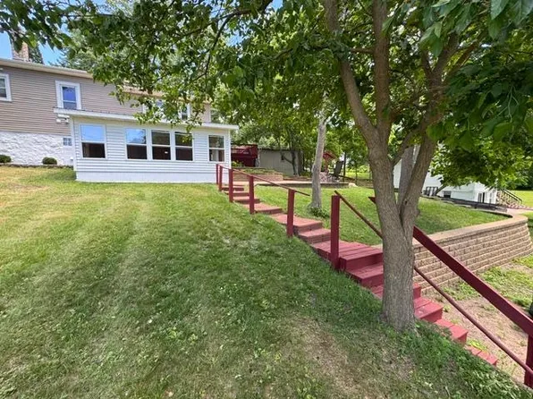 221 N Jefferson St #B, Saint Croix Falls, WI 54024