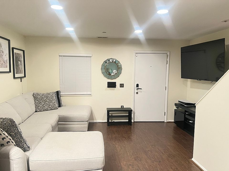 1st floor: Front entrance and shared living room