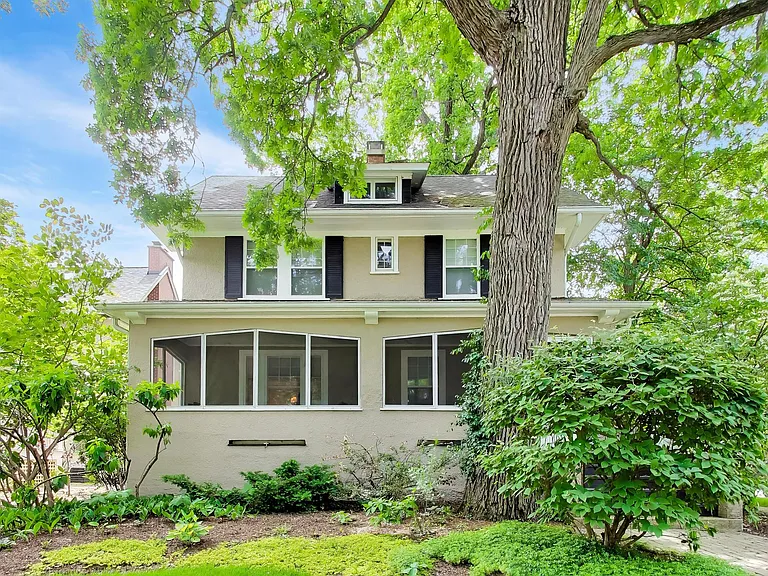 2624 Thayer St — Photo 1