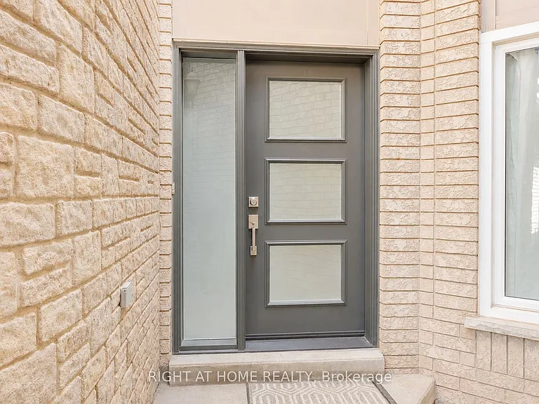 2233 Rockingham Dr — Photo 3
