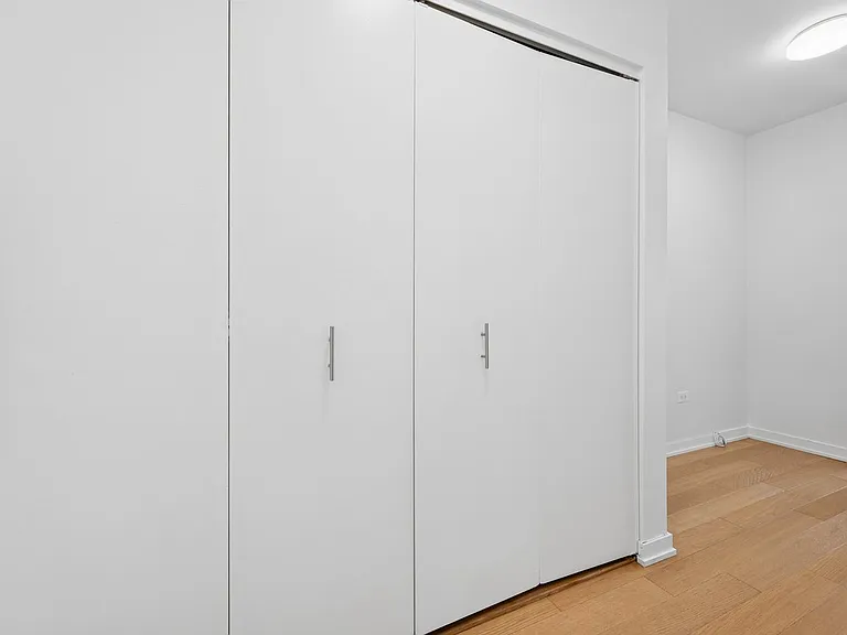 75 W End Ave #R12F — Photo 6