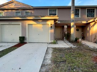 8655 N Southgate Shores Cir, Fort Lauderdale, FL 33321
