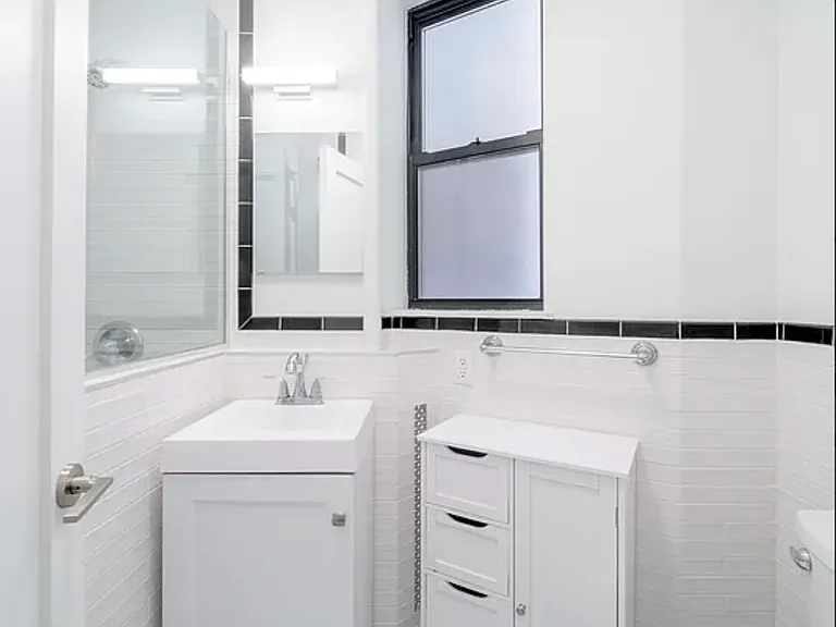 242 E 83rd St #3D — Photo 6