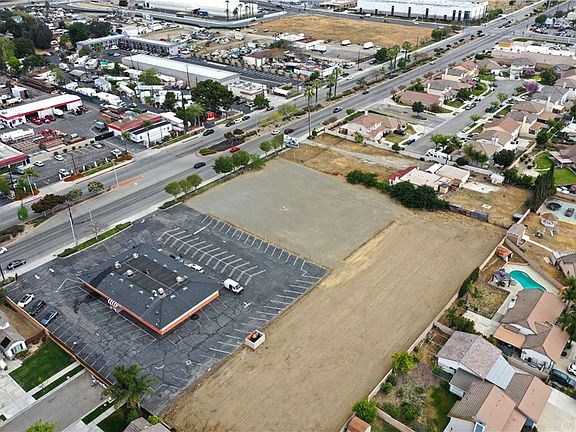 3rd image of 4711 Mission Blvd