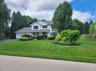 8656 Secret Way Dr, Roscoe, IL 61073