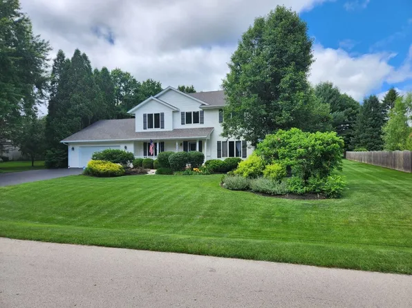 8656 Secret Way Dr, Roscoe, IL 61073