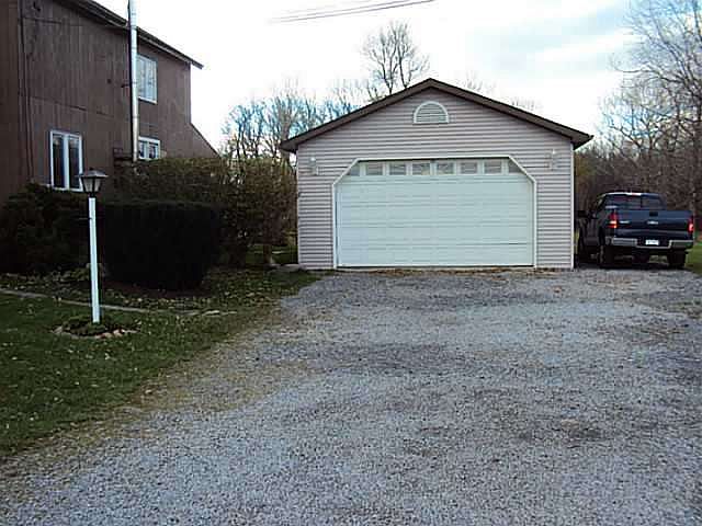 2nd image of 928 Borden Rd