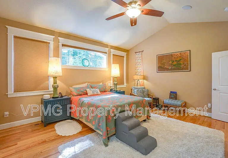 23517 NE 68th St — Photo 33