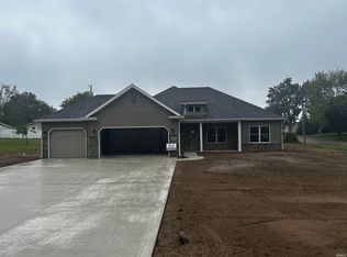 1407 Cardinal Dr, Warsaw, IN