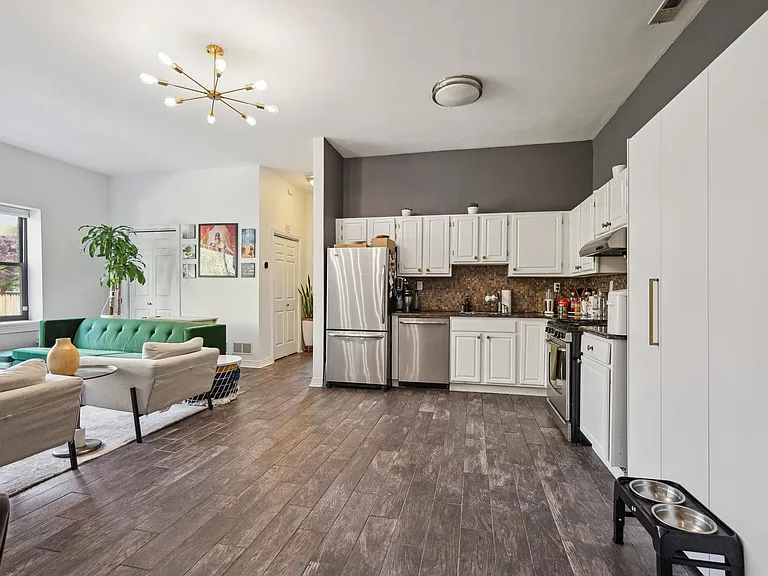 82 Jackson St #A8 — Photo 4