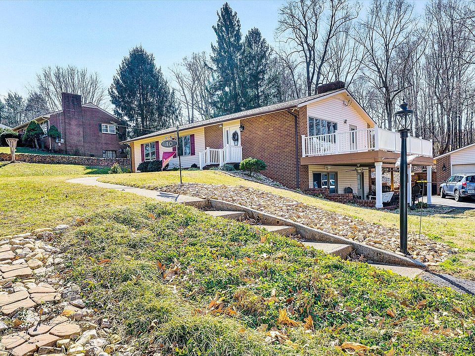 1st image of 10 Darlington Dr
